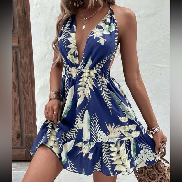 Boho tropical print open tie back halter mini dress - Picture 5 of 7